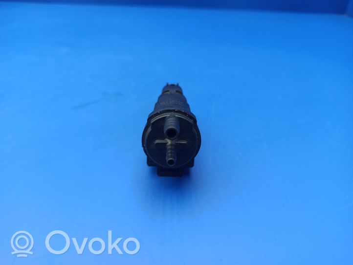 Mercedes-Benz E W211 Vacuum valve 0025401497