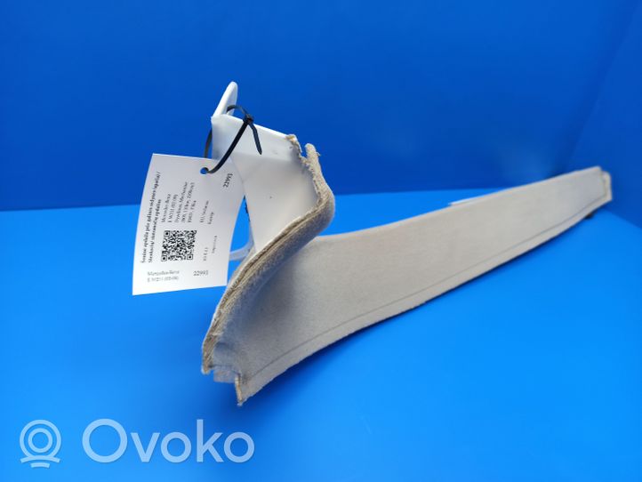 Mercedes-Benz E W211 Rivestimento inferiore laterale del sedile posteriore A2116900126