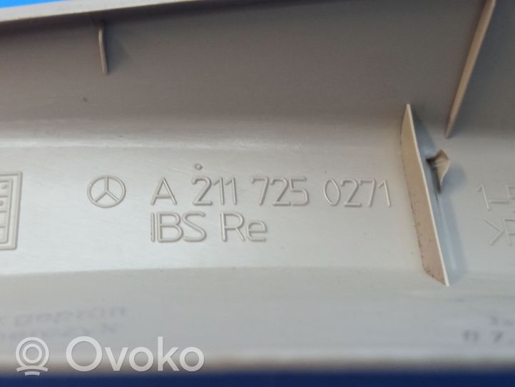 Mercedes-Benz E W211 Rivestimento modanatura del vetro della portiera anteriore A2117250271