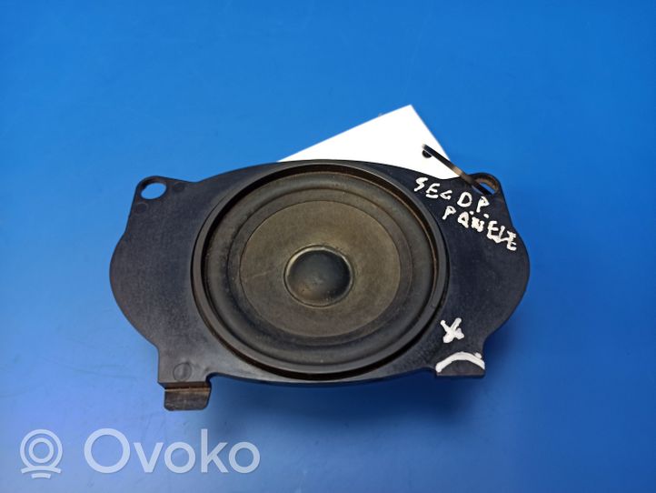 Mercedes-Benz 380 560SEC C126 Haut parleur 0008206102