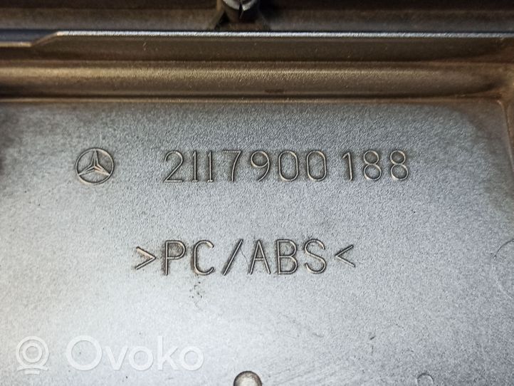 Mercedes-Benz E W211 Takaluukun/tavaratilan spoileri 2117900188