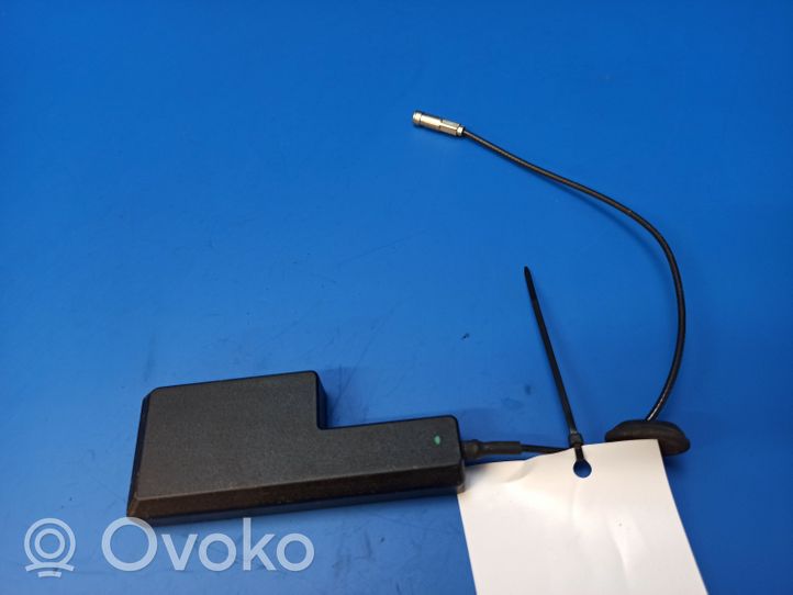 Mercedes-Benz E W211 Radion antenni A2118202775