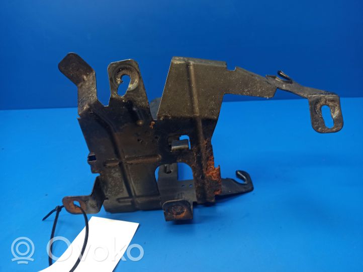 Mercedes-Benz E W211 Staffa di montaggio della batteria 2115454440