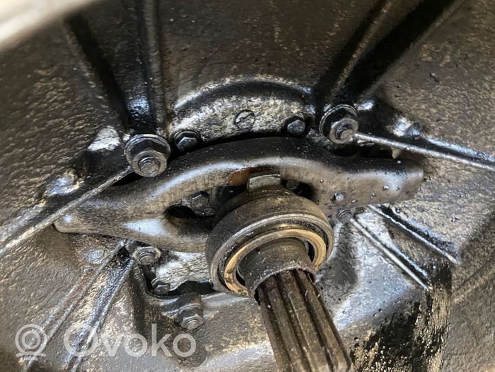 Mercedes-Benz COMPAKT W115 Mechaninė 4 pavarų dėžė R1152511601