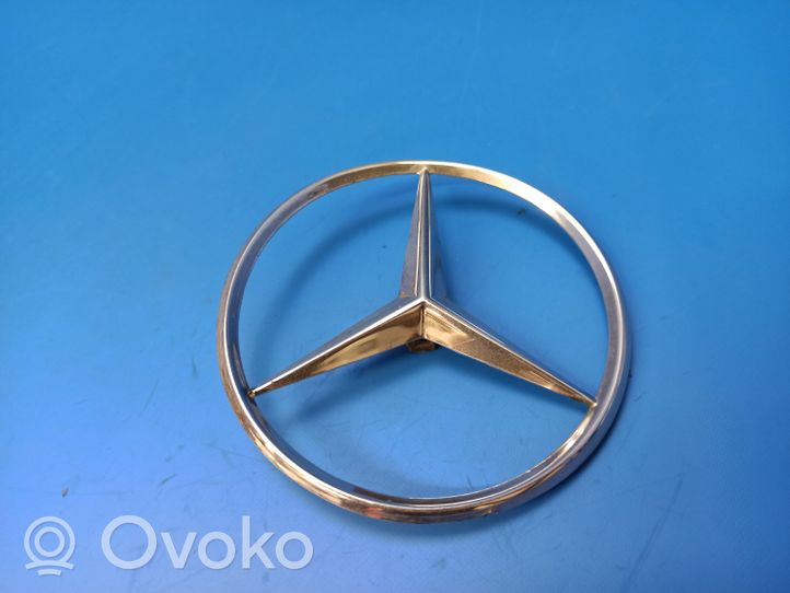 Mercedes-Benz COMPAKT W115 Logo, emblème de fabricant 