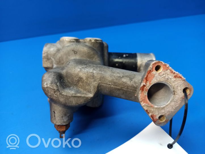 Rolls-Royce Silver Spirit Termostat / Obudowa termostatu UE70147