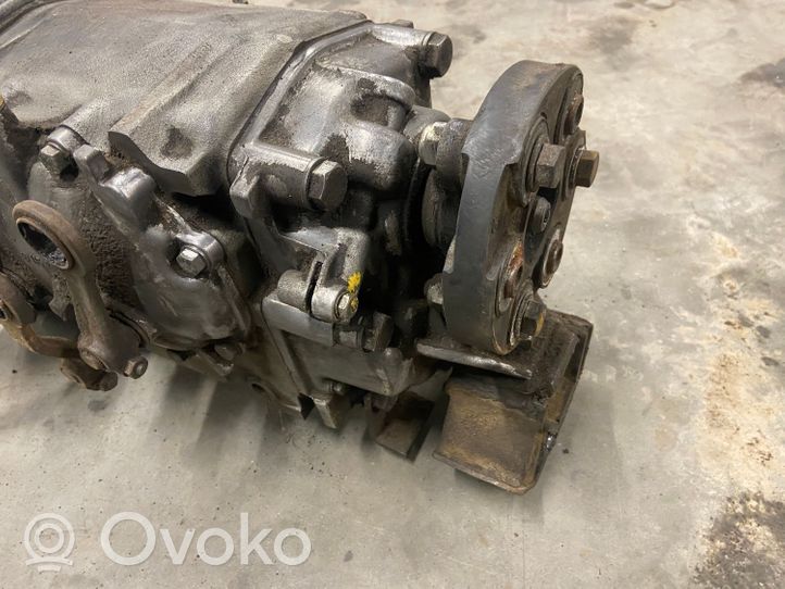 Mercedes-Benz COMPAKT W115 Mechaninė 4 pavarų dėžė R1152511601