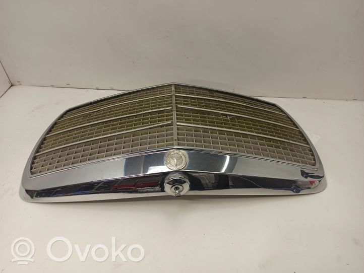 Mercedes-Benz 250 280 C CE W114 Atrapa chłodnicy / Grill 1158880523