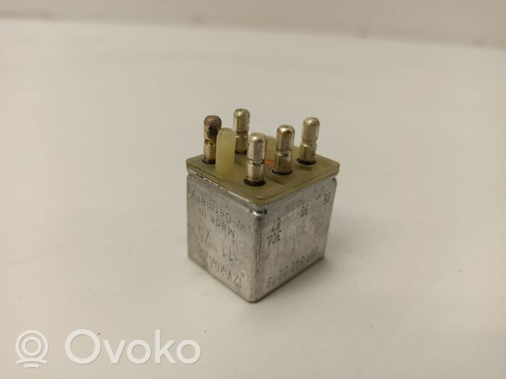 Mercedes-Benz 250 280 C CE W114 Other relay 0015420219