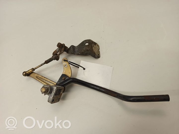 Mercedes-Benz 250 280 C CE W114 Accelerator throttle pedal R1143010118