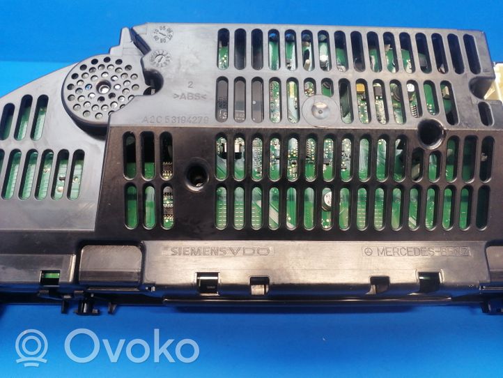 Mercedes-Benz C W204 Tachimetro (quadro strumenti) A2045403348