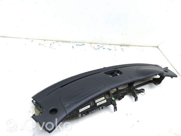 Mercedes-Benz CLS C219 Panel de instrumentos A2196801487