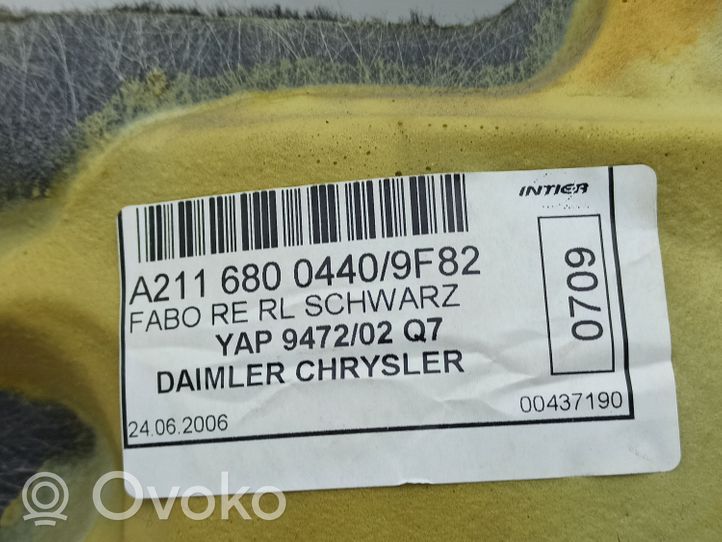 Mercedes-Benz CLS C219 Priekšējais salona paklājs 21168040