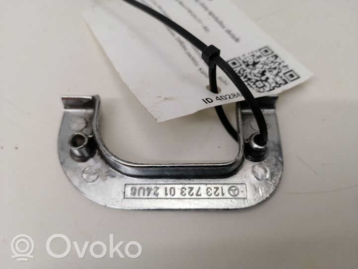 Mercedes-Benz E W123 Altro elemento di rivestimento della portiera posteriore 1237230124