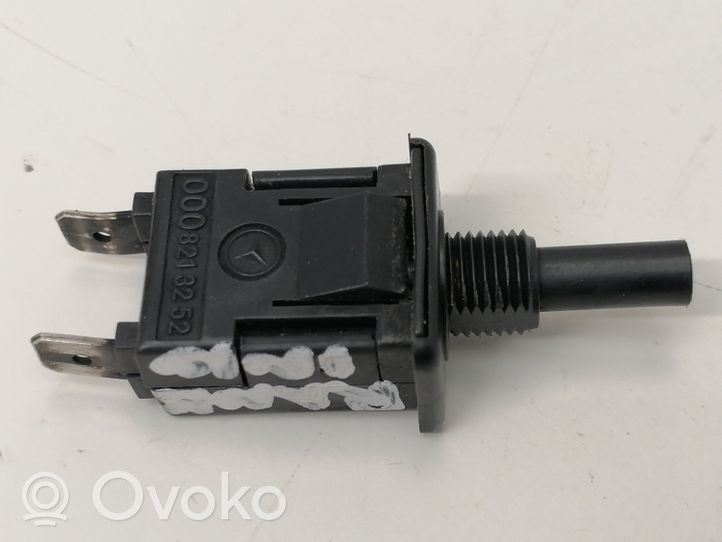 Mercedes-Benz E W123 Sensore del freno di stazionamento/freno a mano 0008213252