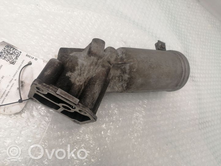 Mercedes-Benz E W123 Supporto di montaggio del filtro dell’olio 1021840325