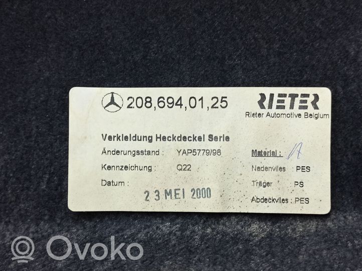 Mercedes-Benz CLK A208 C208 Verkleidung Heckklappe Kofferraumdeckel 2086940125