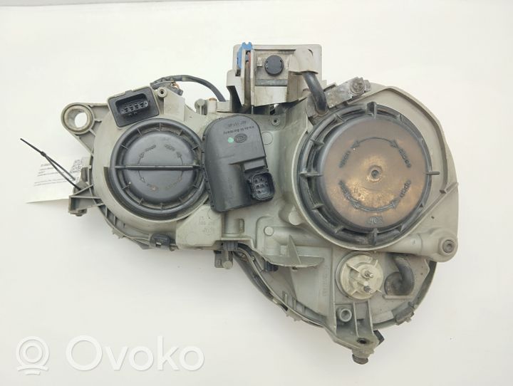 Mercedes-Benz CLK A208 C208 Lampa przednia 00745701