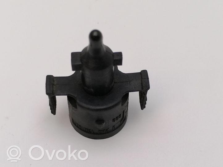 Mercedes-Benz 380 560SEC C126 Interior temperature sensor 0280130047