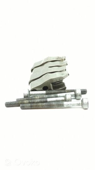 Mercedes-Benz E W212 Support de pince d'injecteur de carburant A6510160238