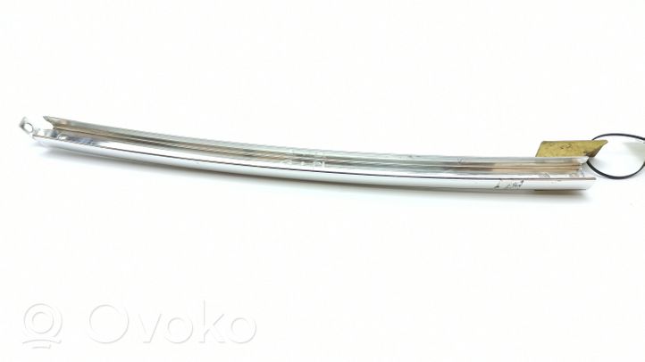 Mercedes-Benz E W123 Rear door windshield rail 