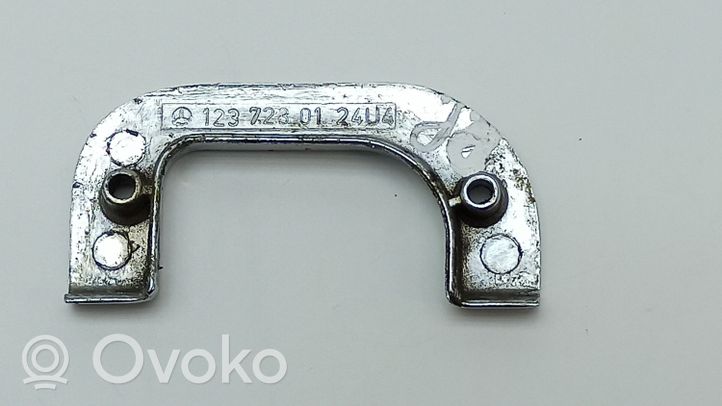 Mercedes-Benz E W123 Altro elemento di rivestimento della portiera anteriore 1237230124