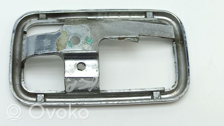 Mercedes-Benz E W123 Copertura per maniglia portiera anteriore 1087660511