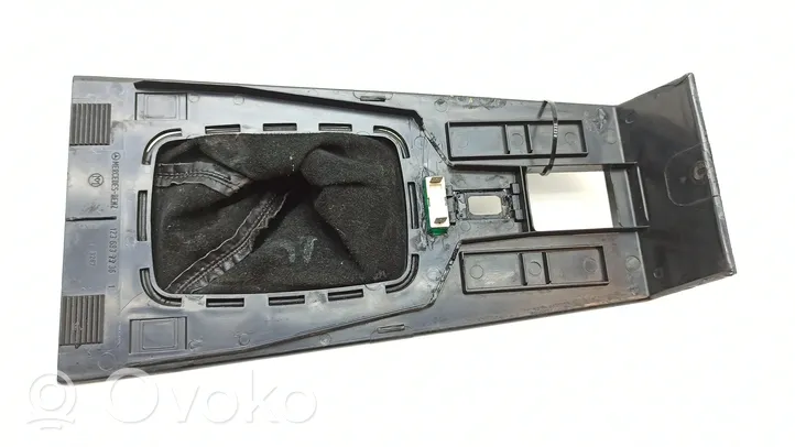 Mercedes-Benz E W123 Rivestimento in plastica cornice della leva del cambio 1236837736