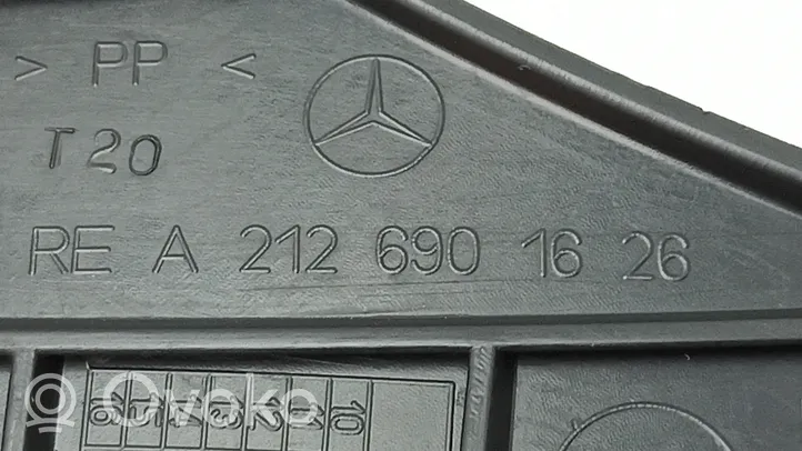 Mercedes-Benz E W212 Takaistuintilan alempi sivulista A2126901626