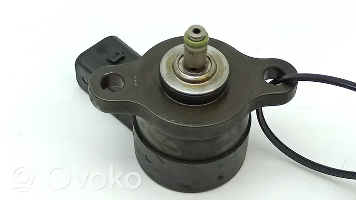 Mercedes-Benz C W203 Fuel pressure regulator A6110780149