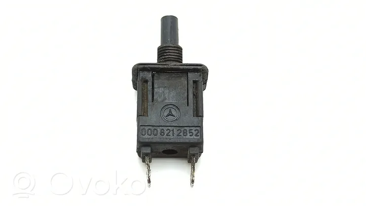 Mercedes-Benz COMPAKT W115 Priekšpusē durvju atvēršanas / aizvēršanas sensors (pīkstulis) 0008212852