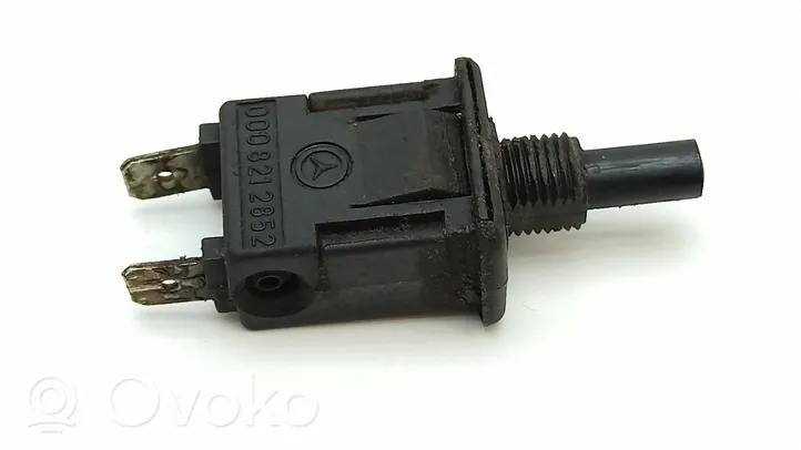 Mercedes-Benz COMPAKT W115 Priekšpusē durvju atvēršanas / aizvēršanas sensors (pīkstulis) 0008212852