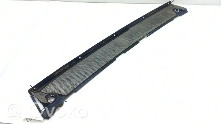 Mercedes-Benz COMPAKT W115 Wiper trim 