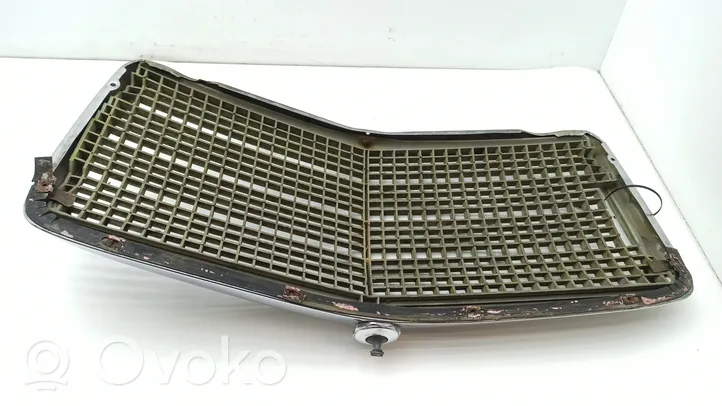 Mercedes-Benz COMPAKT W115 Front grill 1158880523