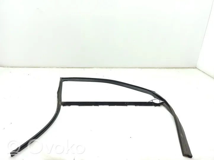 Lexus LS 430 Rubber seal front door window/glass 0010GJ3180557