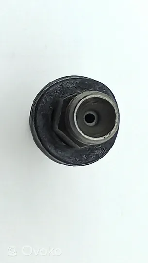 Mercedes-Benz 280 450 W116 Fuel injector 