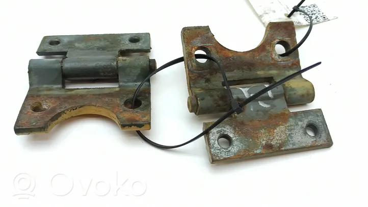 Mercedes-Benz 280 450 W116 Front door hinge set 