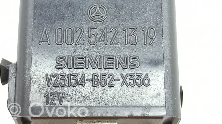 Mercedes-Benz CLK A208 C208 Autres relais A0025421319