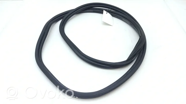 BMW Z4 E85 E86 Trunk rubber seal (body) 