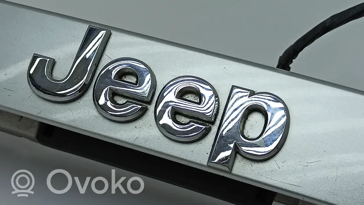 Jeep Grand Cherokee (WK) Takaluukun rekisterikilven valon palkki 152367774