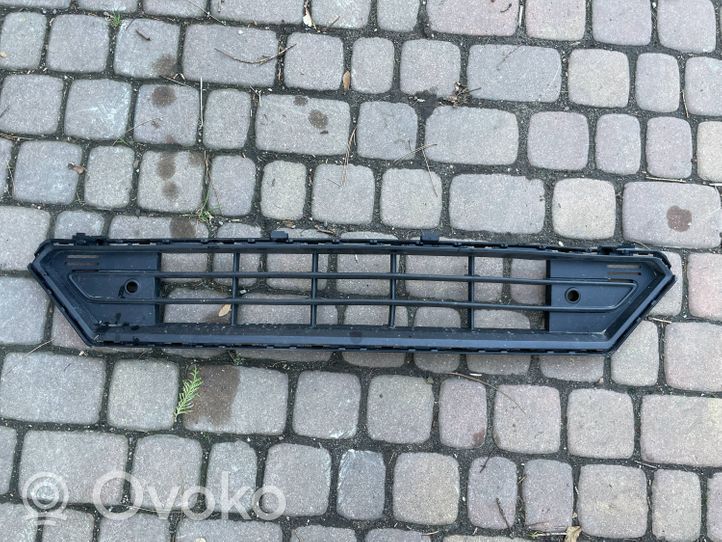 Volvo C40 Grille inférieure de pare-chocs avant 32136098