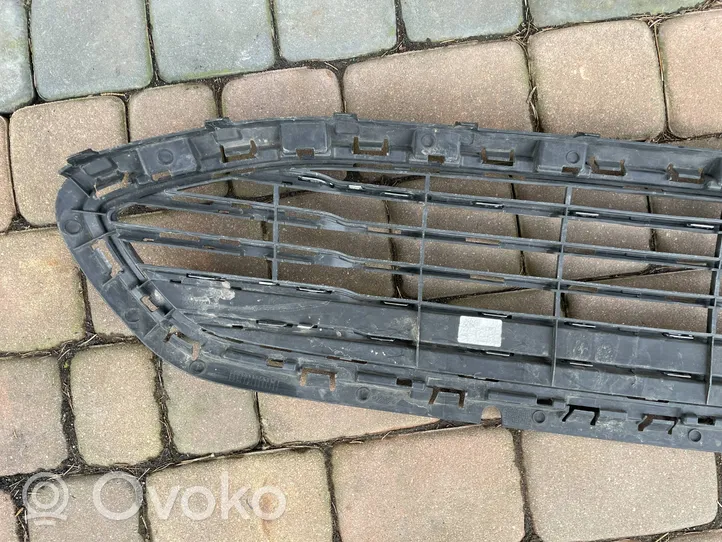 Ford Fiesta Grille de calandre avant H1BB-8B271-B1