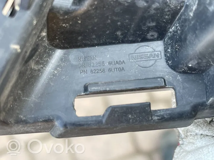 Nissan Qashqai J12 Etupuskurin alempi jäähdytinsäleikkö 62256-6UA0A