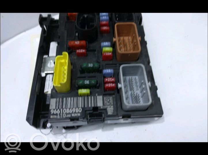 Peugeot 207 Fuse module, 80.00 € RRR