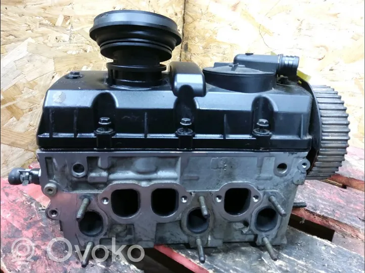 Volkswagen Polo Culasse moteur 45103265X