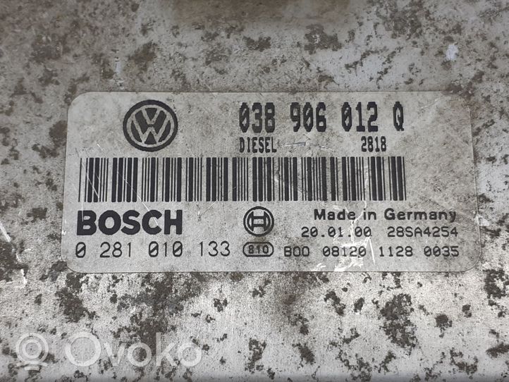 Volkswagen New Beetle Sterownik / Moduł ECU 038906012Q