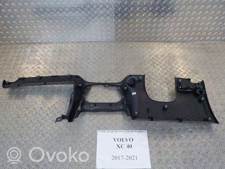 Volvo XC40 Отделочный щит панели (нижний) 31442616