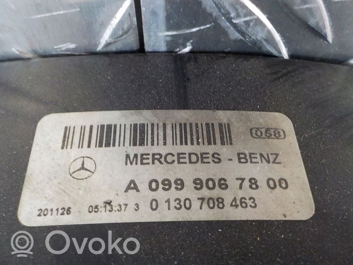 Mercedes-Benz E W213 Jäähdyttimen jäähdytinpuhallin A0999067800