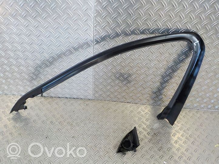 Mercedes-Benz C W205 Moulure de vitre de la porte avant A2057270171