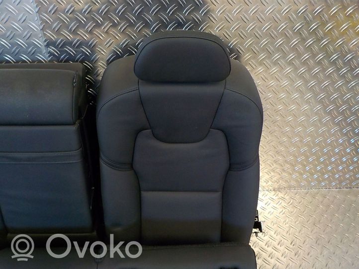 Volvo S90, V90 Toisen istuinrivin istuimet 